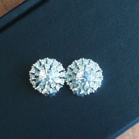 Vintage PAT PEND Rhinestone Earrings Clip On’s - Picture 1 of 8